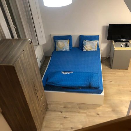 7Dab Rotten 4B3 Contactless Self Check-In Budapest Ngoại thất bức ảnh