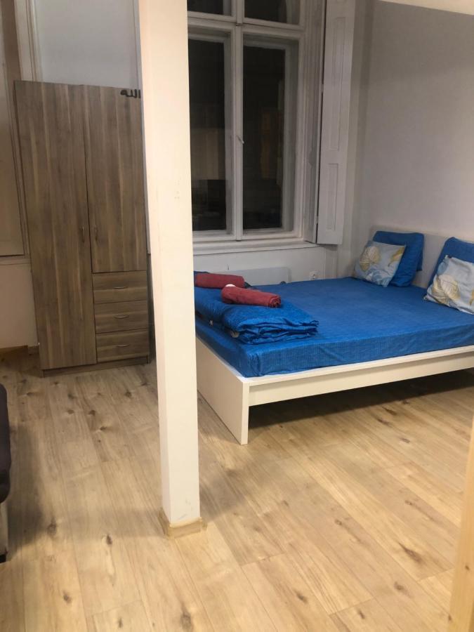 7Dab Rotten 4B3 Contactless Self Check-In Budapest Ngoại thất bức ảnh